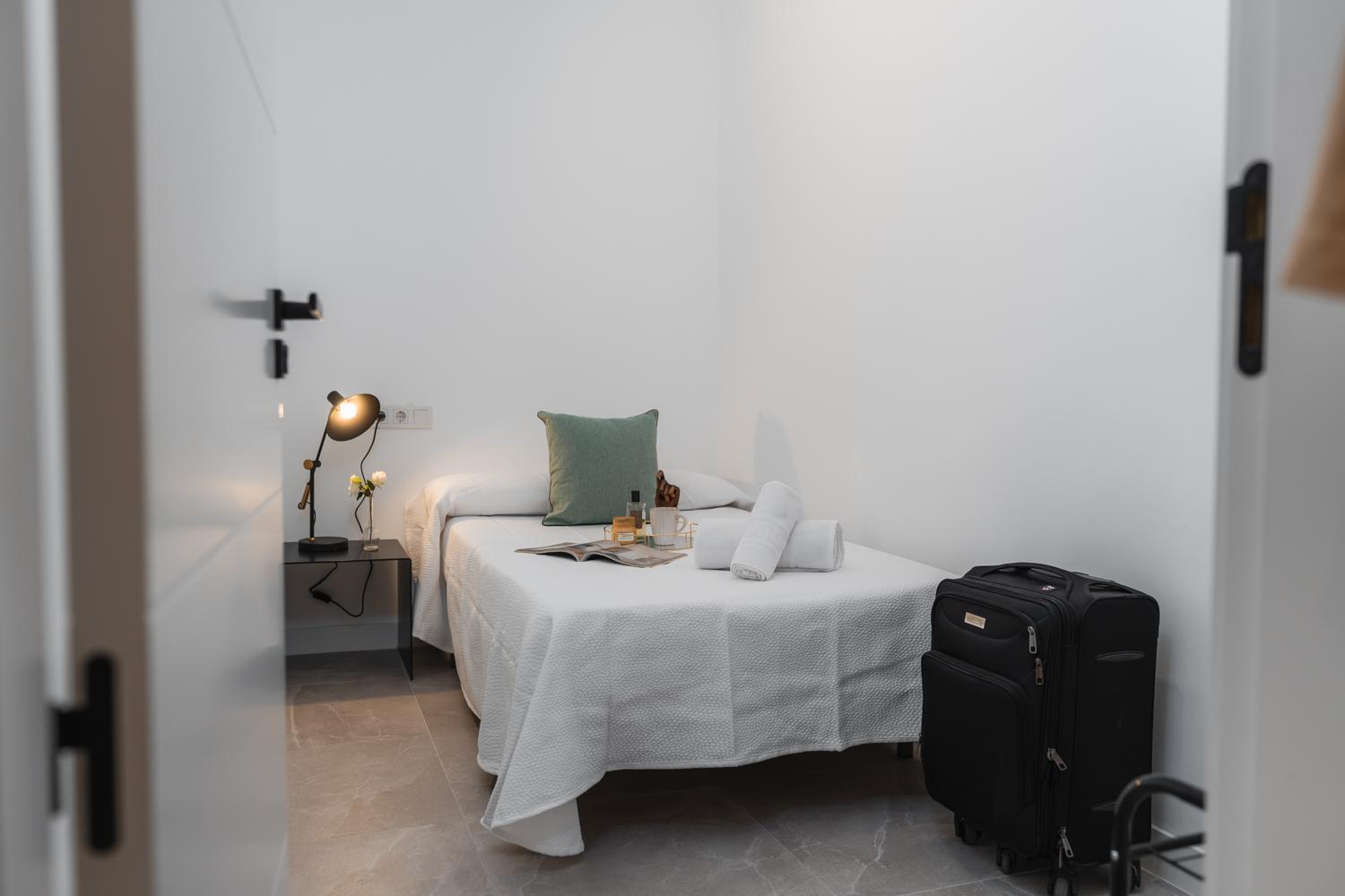 Tuguest Buensuceso Apartment Гранада Екстериор снимка