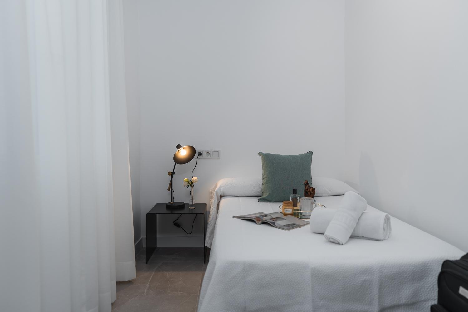 Tuguest Buensuceso Apartment Гранада Екстериор снимка